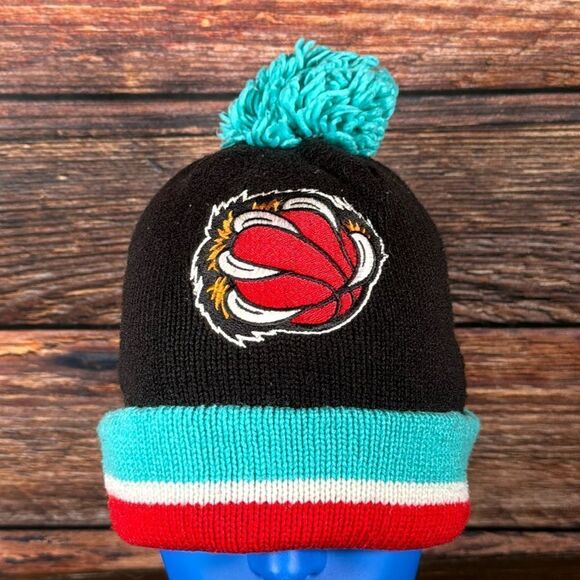 Mitchell & Ness Vancouver Grizzlies Cuffed Knit Winter Hat Pom Beanie - Picture 1 of 4